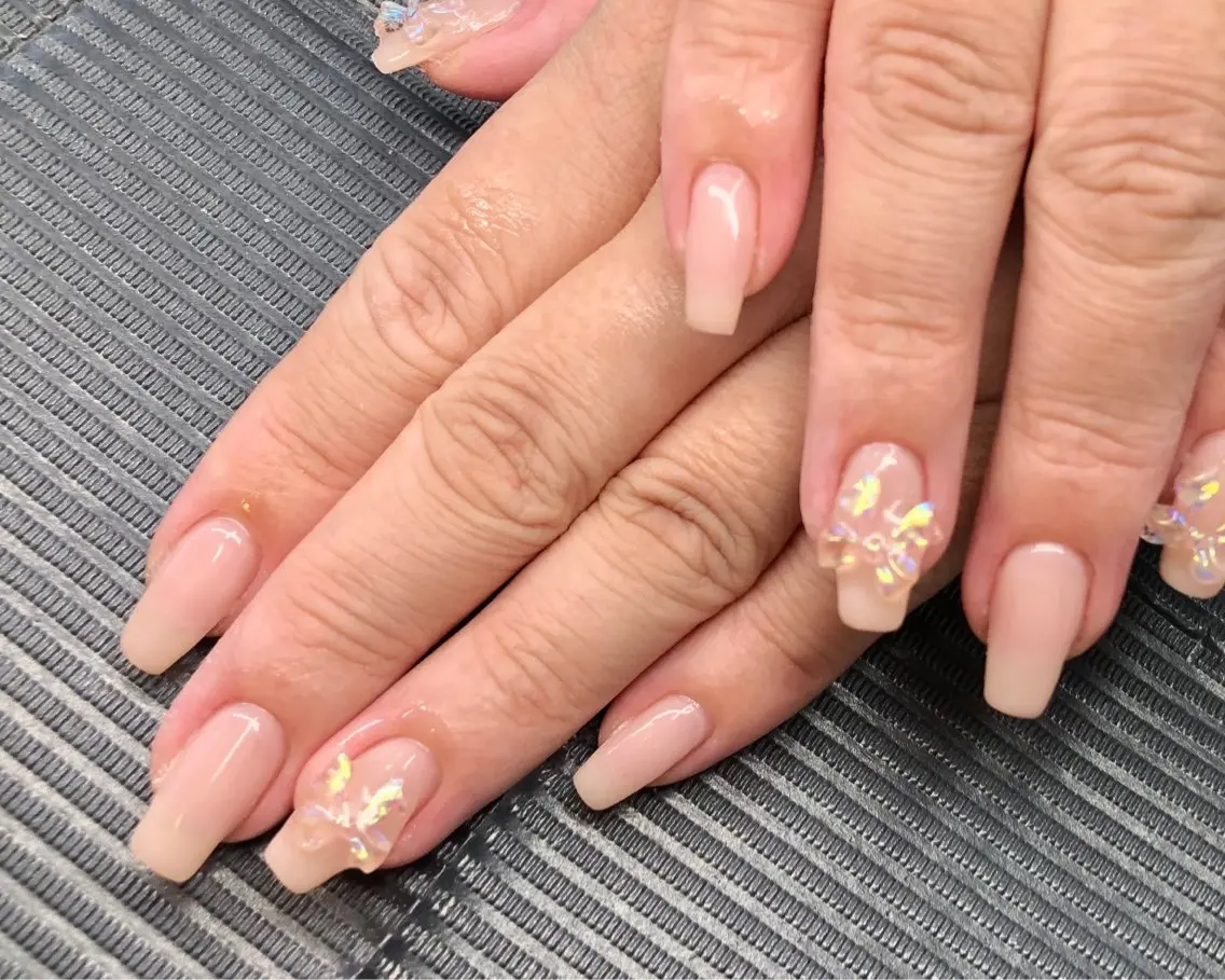 ネイル 長さ出し リボン 心斎橋Salon Epokkuのネイルデザイン