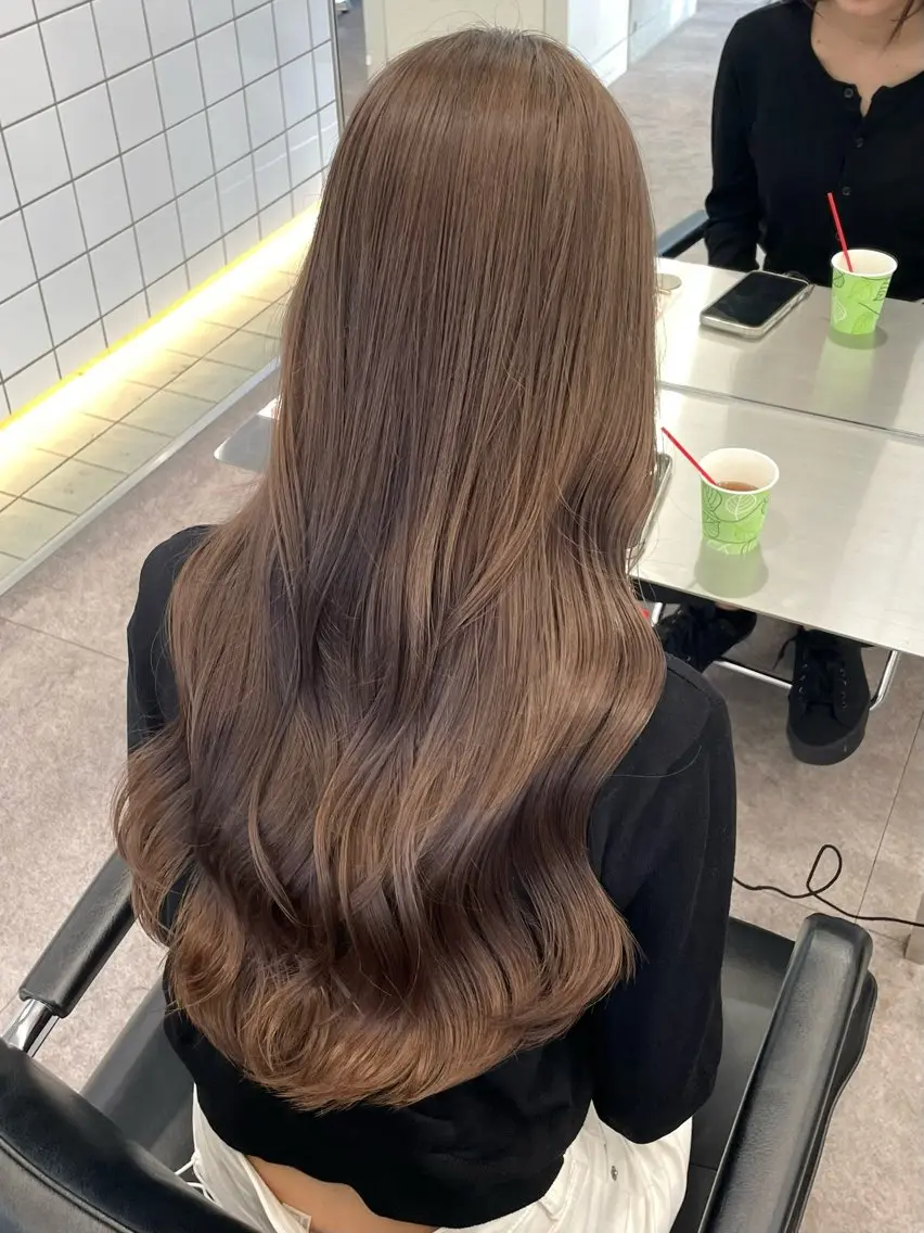 ロング カラー カット ヘアカラー 原宿🩵 ブリーチカラー優海のヘアスタイル