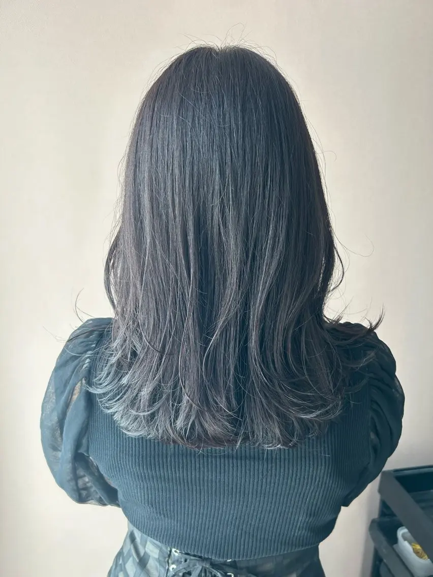 ロング カラー ブリーチ 透明感カラー グレージュ ラベンダーカラー ラベンダーグレージュ hubhair レイヤー/透明感のヘアスタイル