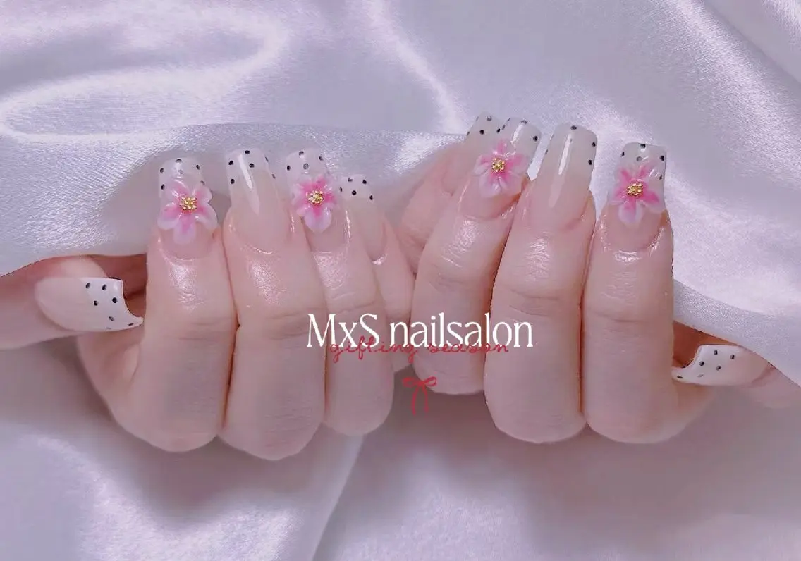 ネイル ハンドネイル ハンドケア MxS リィリィのネイルデザイン