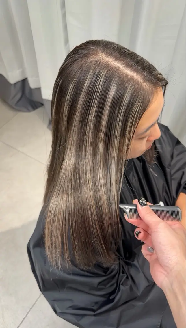 ロング カラー グレージュ ハイライトカラー ハイライト カット ヘアカラー トリートメント 表参道/ハイライト バレイヤージュのヘアスタイル