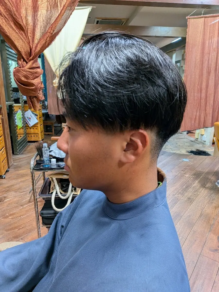 ショート メンズ センターパート フェードカット カット 本田 圭輔のヘアスタイル