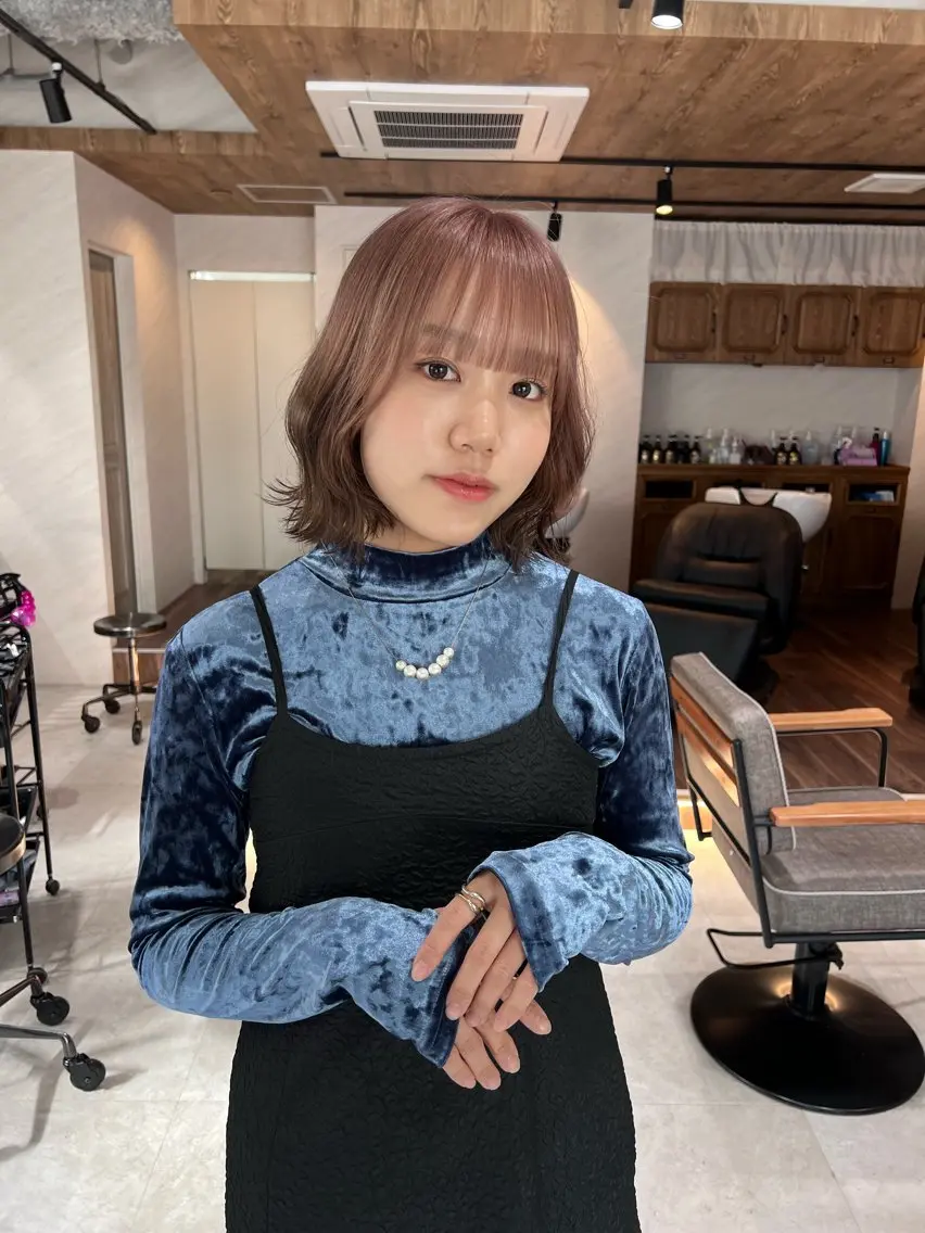 ミディアム カラー グラデーションカラー グレージュ ピンクカラー ボブ 🌟小顔カット🌟 レイヤーカットボブのヘアスタイル