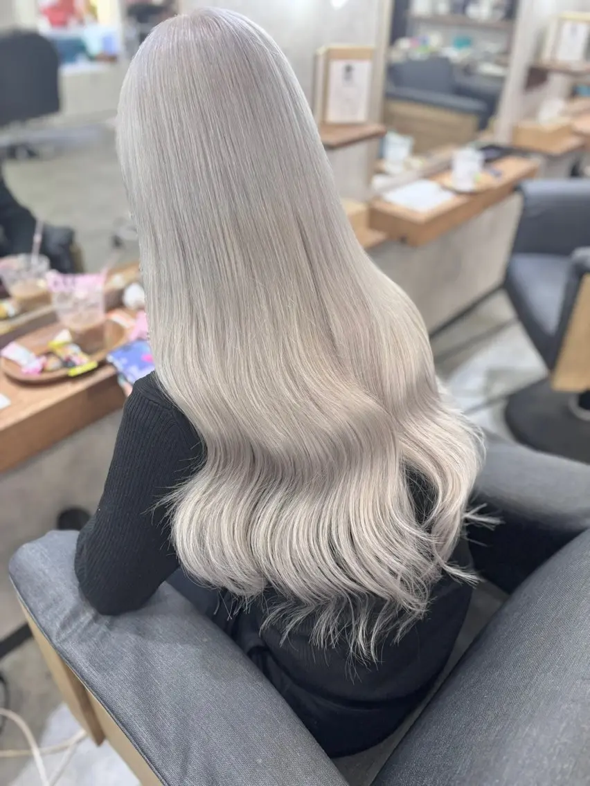 ロング カラー ブリーチ カット ヘアカラー トリートメント エクステ 🦋 SHION 🦋のヘアスタイル