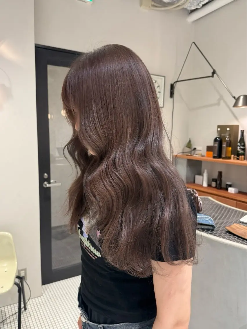 ロング カラー グレージュ ハイトーンカラー ハイトーングレージュ ヘアカラー トリートメント コノカ/暖色カラー/ 透明感カラーのヘアスタイル