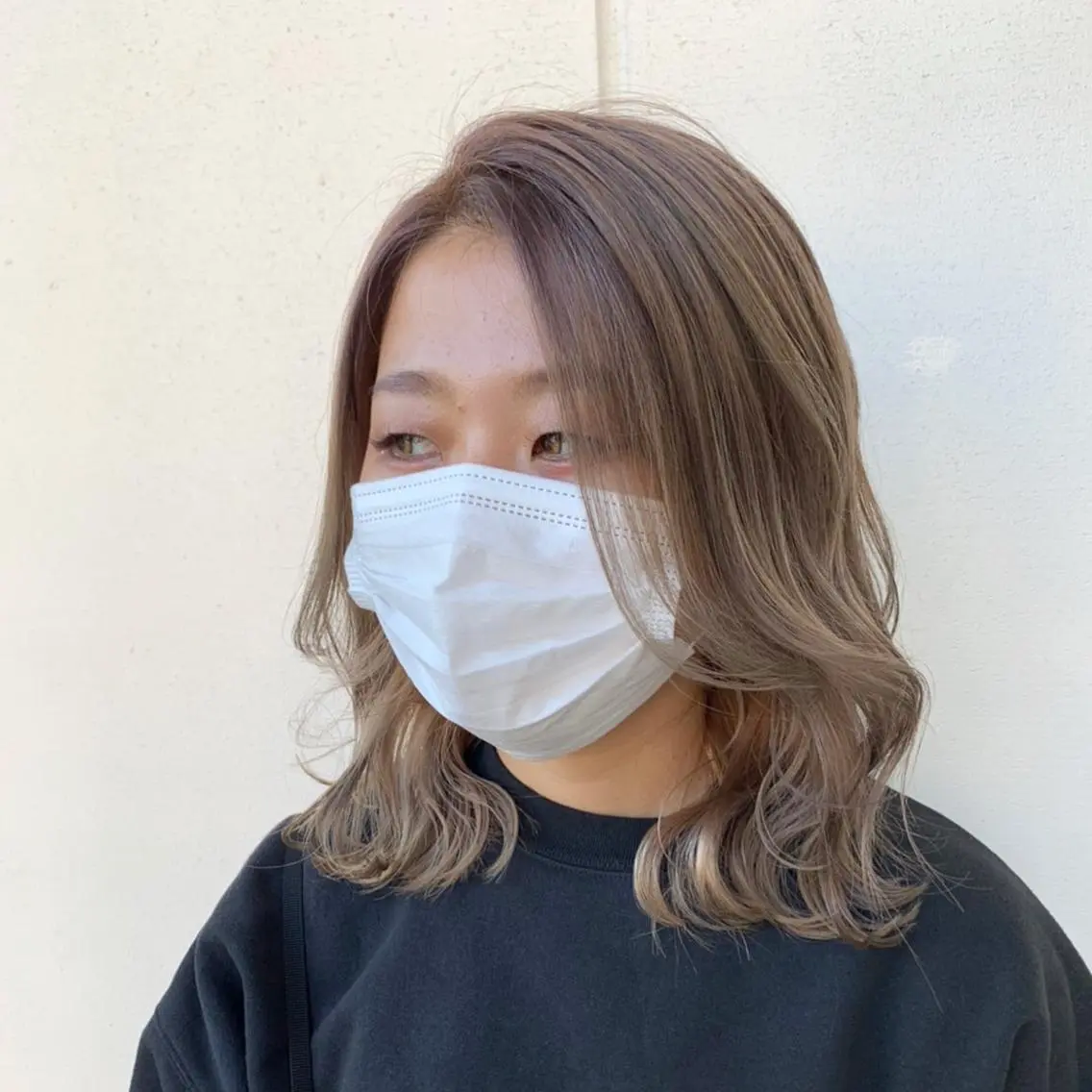 ミディアム 高梨 里穂のヘアスタイル