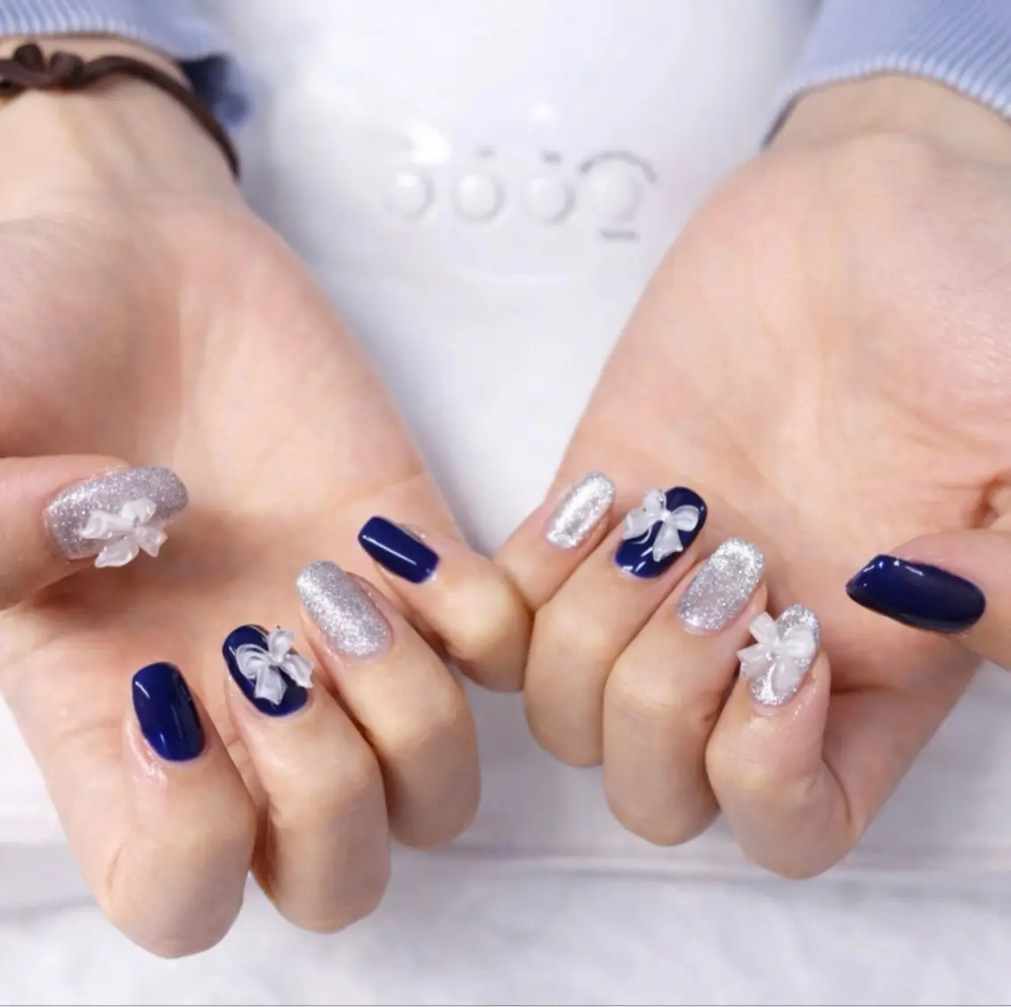ネイル フラワーネイル ネイビー シルバー ハンドネイル Kii nailのネイルデザイン