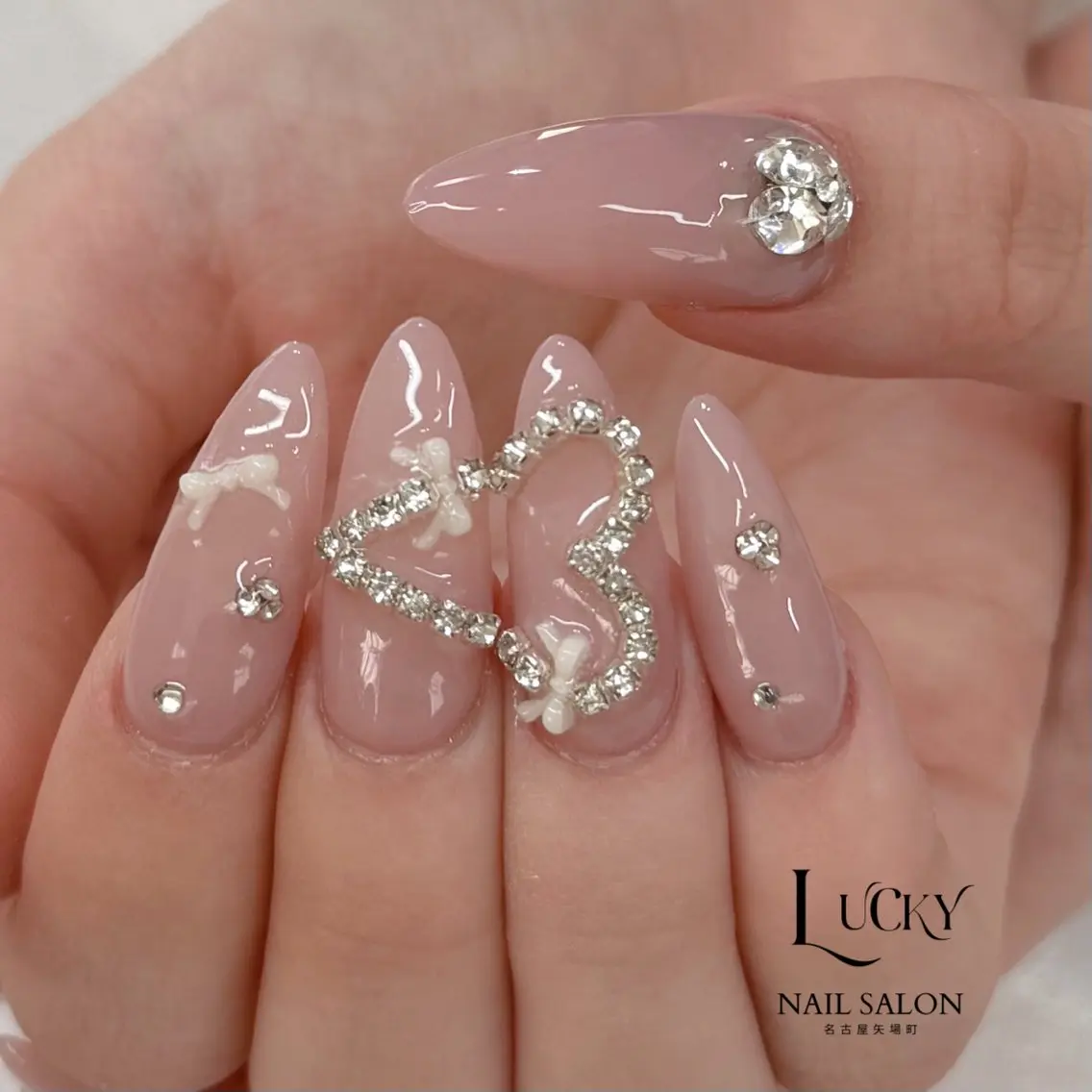 ネイル アートネイル ジェルネイル ロングネイル 持ち込み シンプルネイル Lucky Nail Salonのネイルデザイン