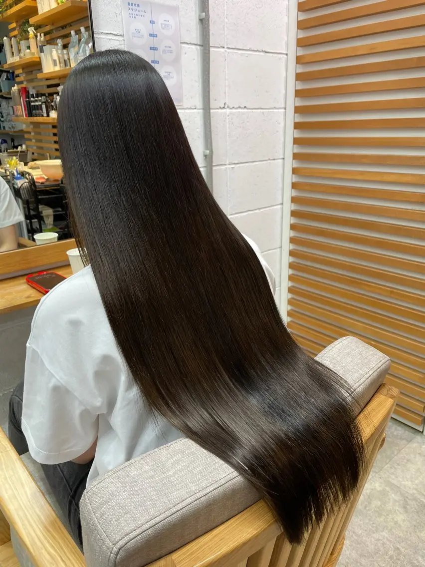 ロング トリートメント 見奈美 凜のヘアスタイル