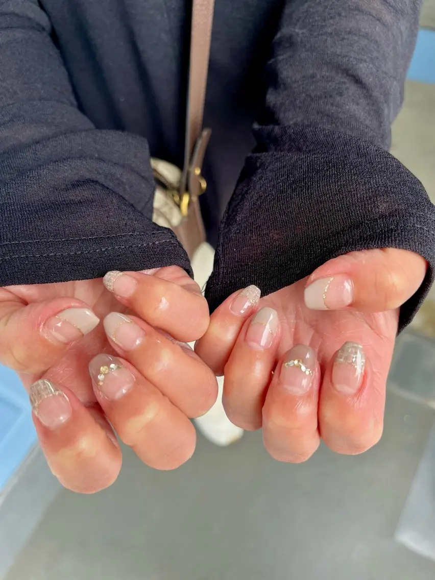 ネイル オーロラネイル ブルー フットネイル フレンチネイル ジェルネイル kiki nail たまプラーザのネイルデザイン