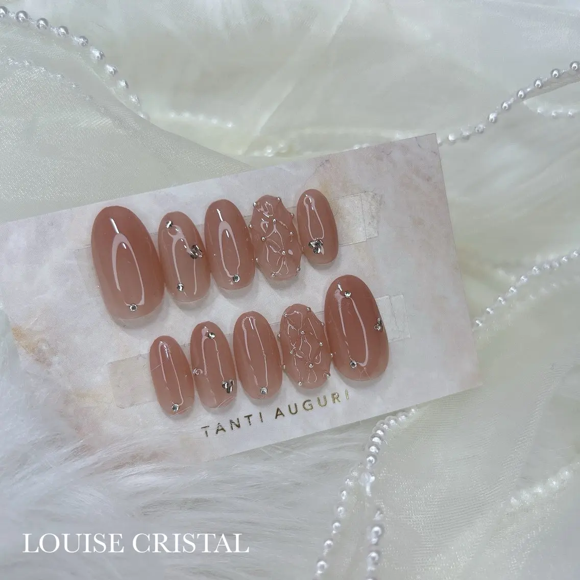 ネイル ハンドネイル LOUISE CRYSTALのネイルデザイン