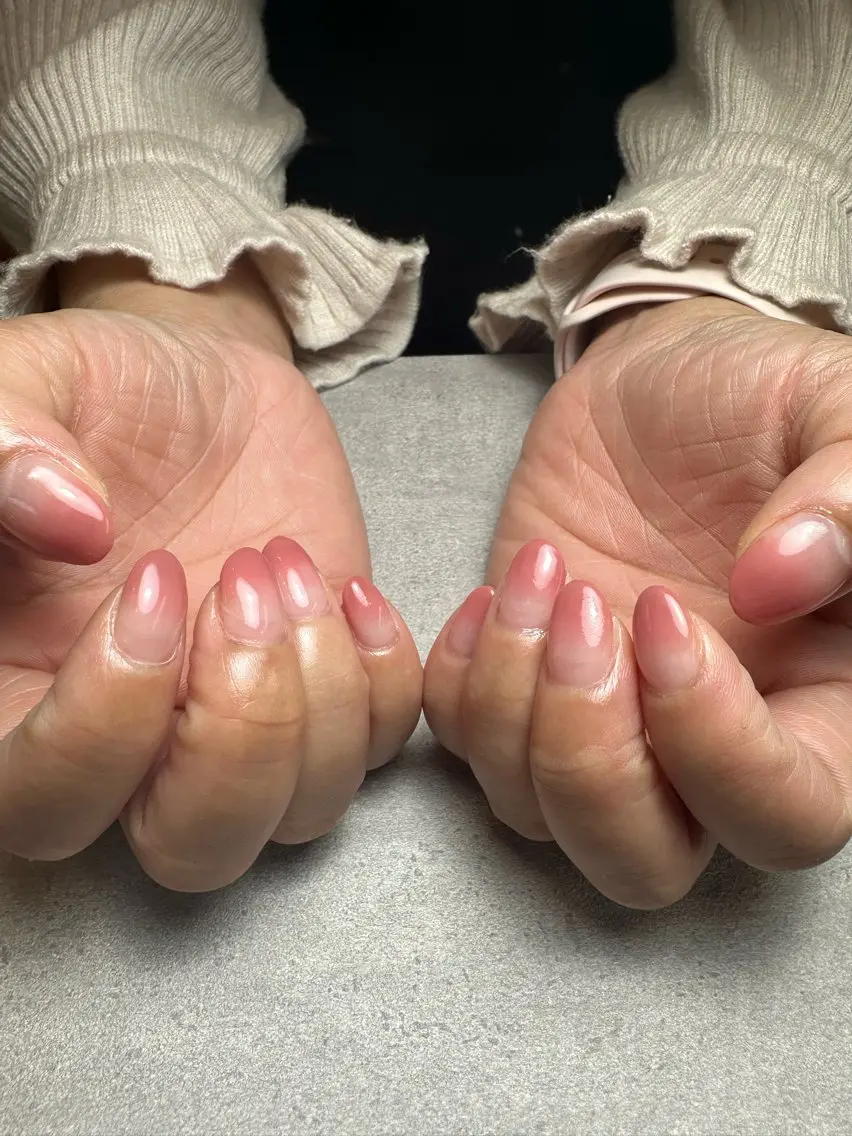 ネイル グラデーション ピンク シンプルネイル nailroom Anmie.のネイルデザイン