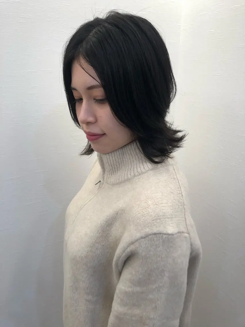 ミディアム ツノガイ エリのヘアスタイル