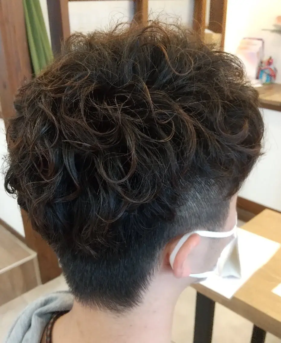 ショート メンズ メンズパーマ メンズツイストパーマ ツイストパーマ 阪本 俊のヘアスタイル