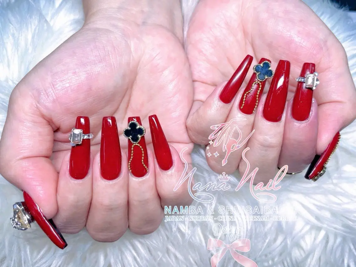 セミロング ハンドネイル Linanail Nambaのネイルデザイン