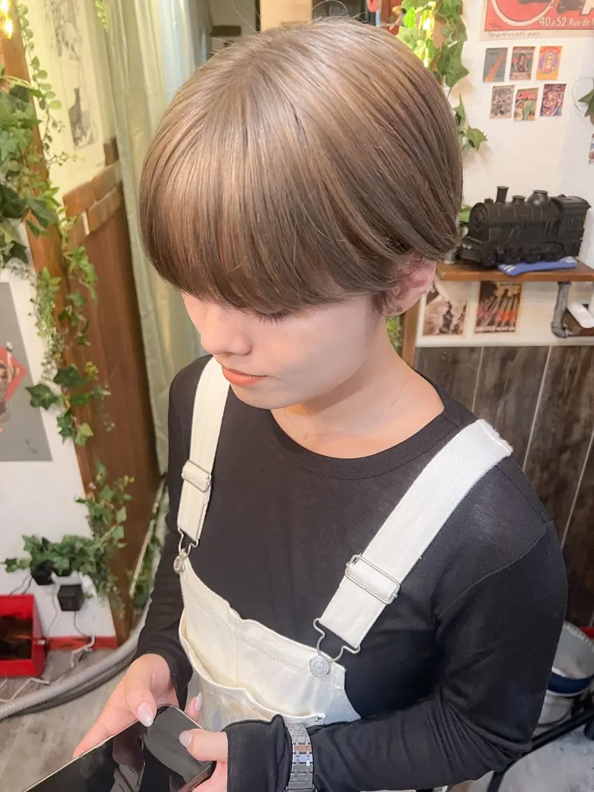 ショート カラー グレージュ ヘアカラー カラーパティシエ facce🌼ikoのヘアスタイル