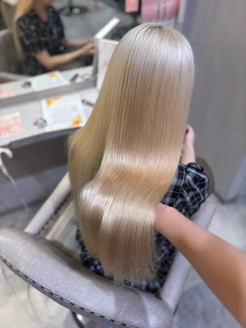 ロング カラー 🎀RINA ハイトーン特化🎀のヘアスタイル