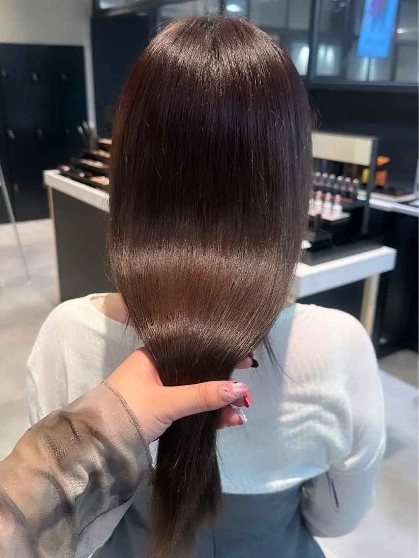 ロング ヘアカラー 橋本 紅芭のヘアスタイル