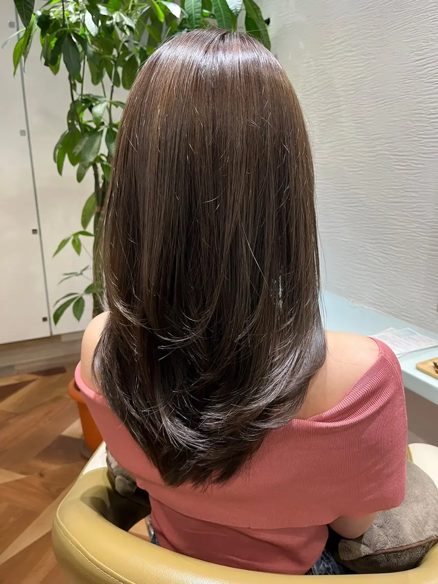 セミロング カラー 髪質改善 レイヤーカット ウルフカット カット ヘアカラー トリートメント ヘッドスパ 髪質改善 高橋 勇樹のヘアスタイル