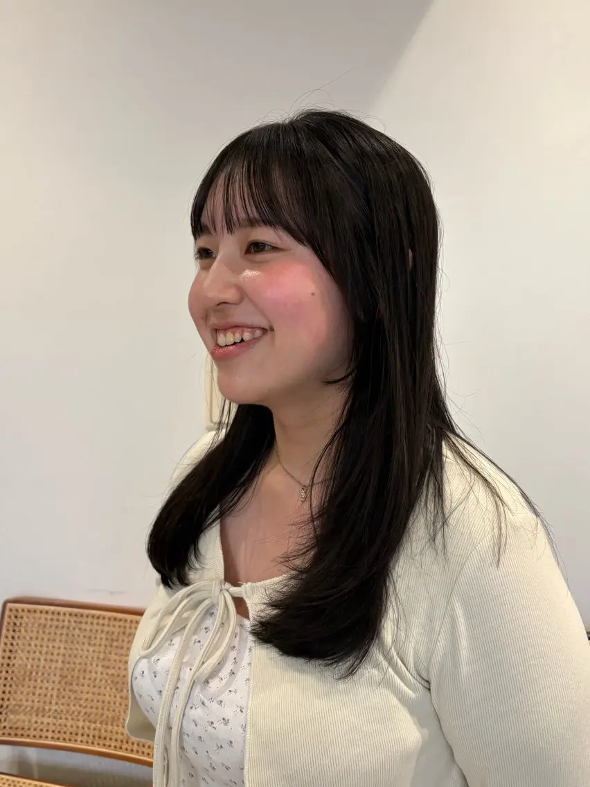 ロング 顔周りカット レイヤーカット ロング ローレイヤー 透明感カラー/ keiko🪿のヘアスタイル