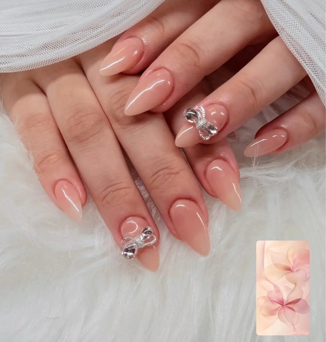 ネイル 長さ出し シンプルネイル MIRA NAILROOMのネイルデザイン