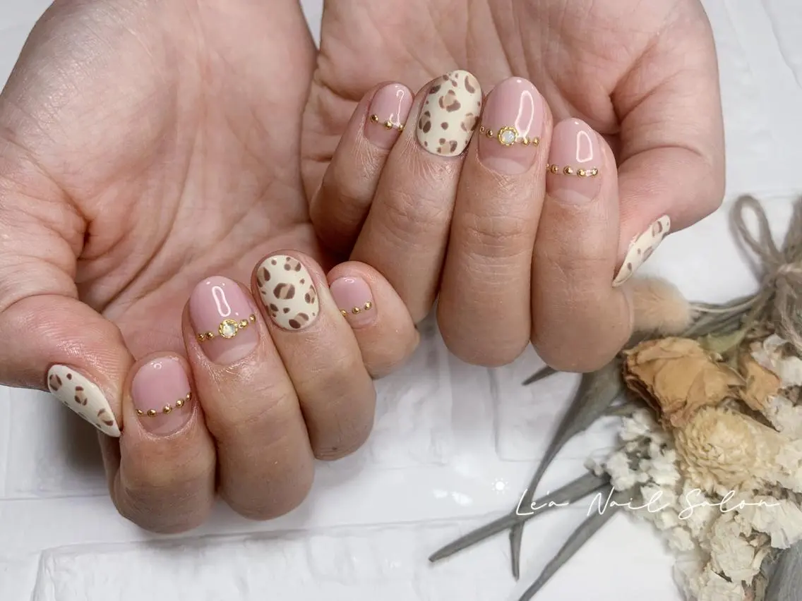 ショート カラー ネイル Le’a NailSalonのネイルデザイン
