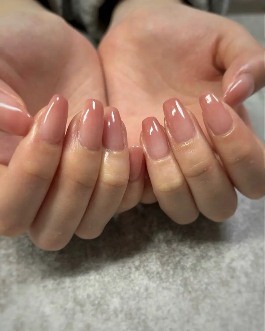 ネイル グラデーション オフィスネイル ハンドネイル FIORITURA Maikoのネイルデザイン