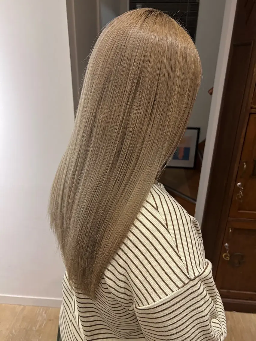 「学生限定」カット+ブリーチ+カラー+トリートメントの写真