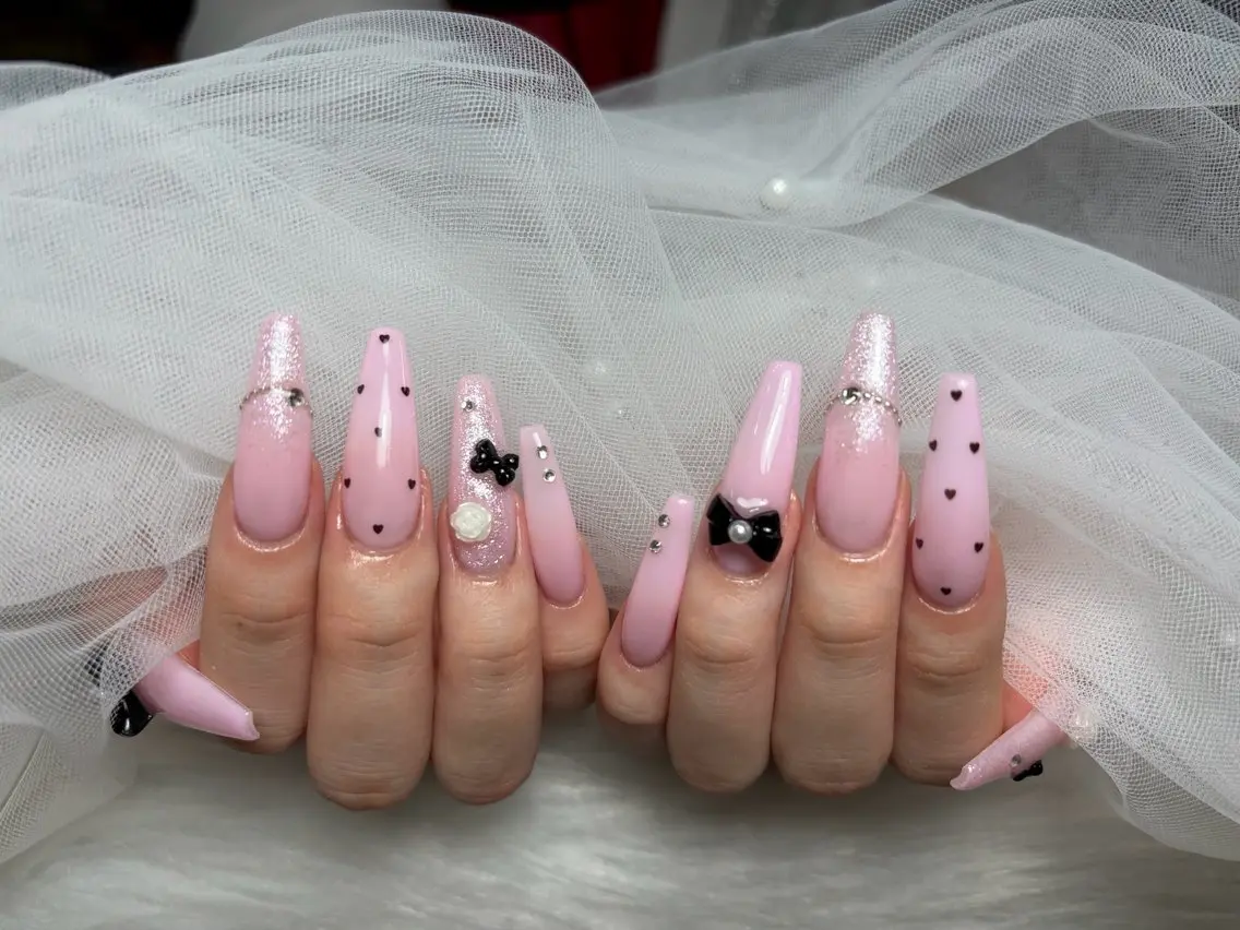 ネイル アートネイル 長さ出し ジェルネイル 韓国ネイル マグネットネイル ハンドネイル Cloudy Chan Nailのネイルデザイン