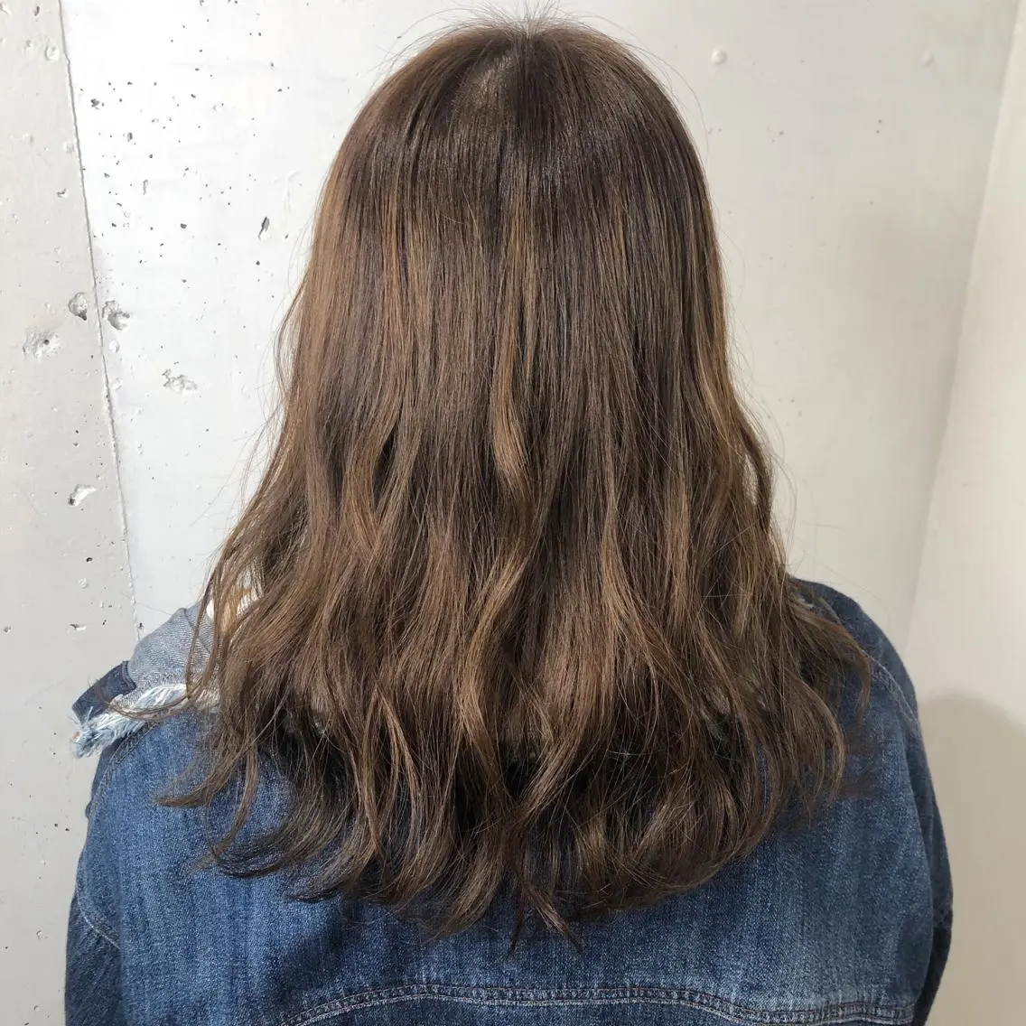 ロング カラー パーマ ヘアアレンジ ヘアカラー トリートメント ヘアセット 八巻 晴香のヘアスタイル