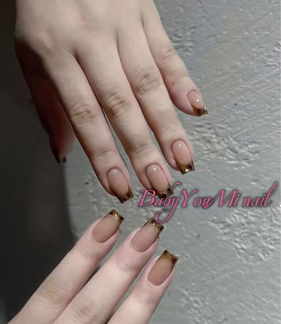 ネイル オーロラネイル フラワーネイル フットネイル フレンチネイル ジェルネイル ハンドネイル BabyYouMi nailのネイルデザイン