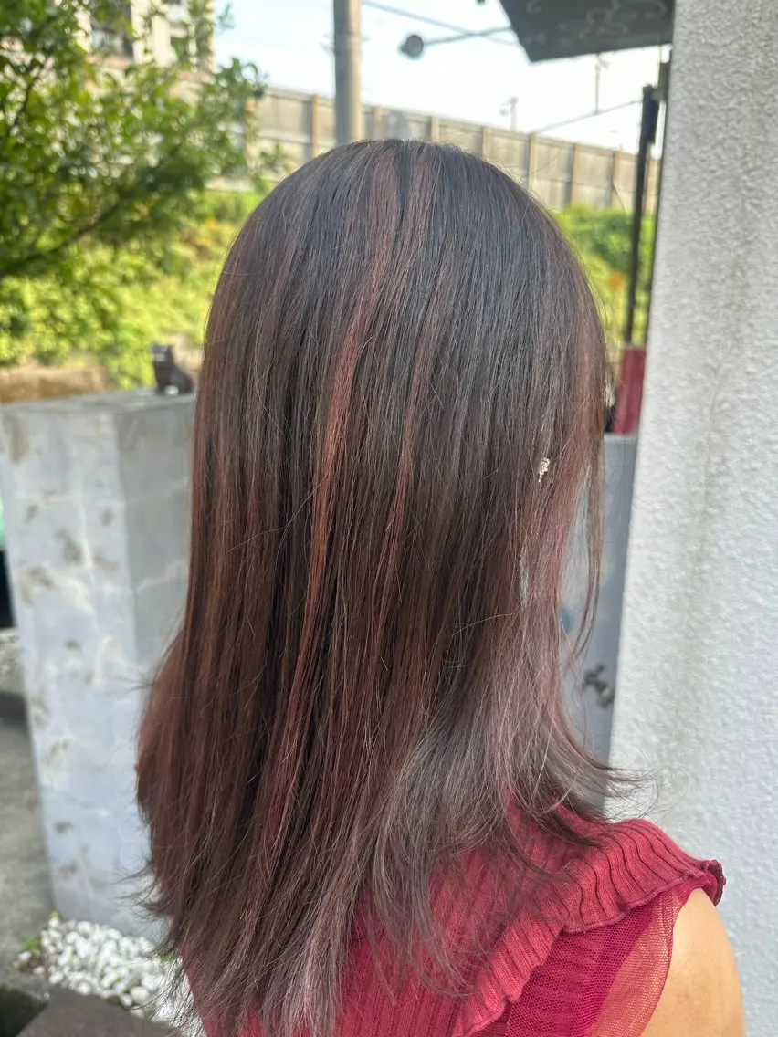 セミロング カラー ハイライトカラー ピンクカラー ハイライト ヘアカラー 安達 望のヘアスタイル