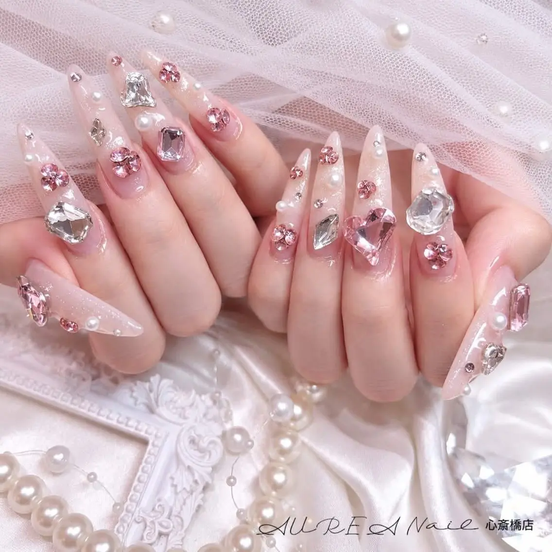ネイル アートネイル ボルドー 長さ出し ハロウィン キラキラネイル ハンドネイル ハンドケア Mina Aurea Nailのネイルデザイン