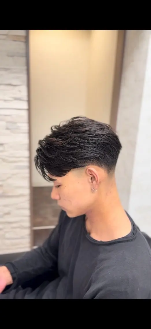 ショート メンズ センターパート フェードカット カット ヘアセット フルハタヒロト 六本木理容師のヘアスタイル