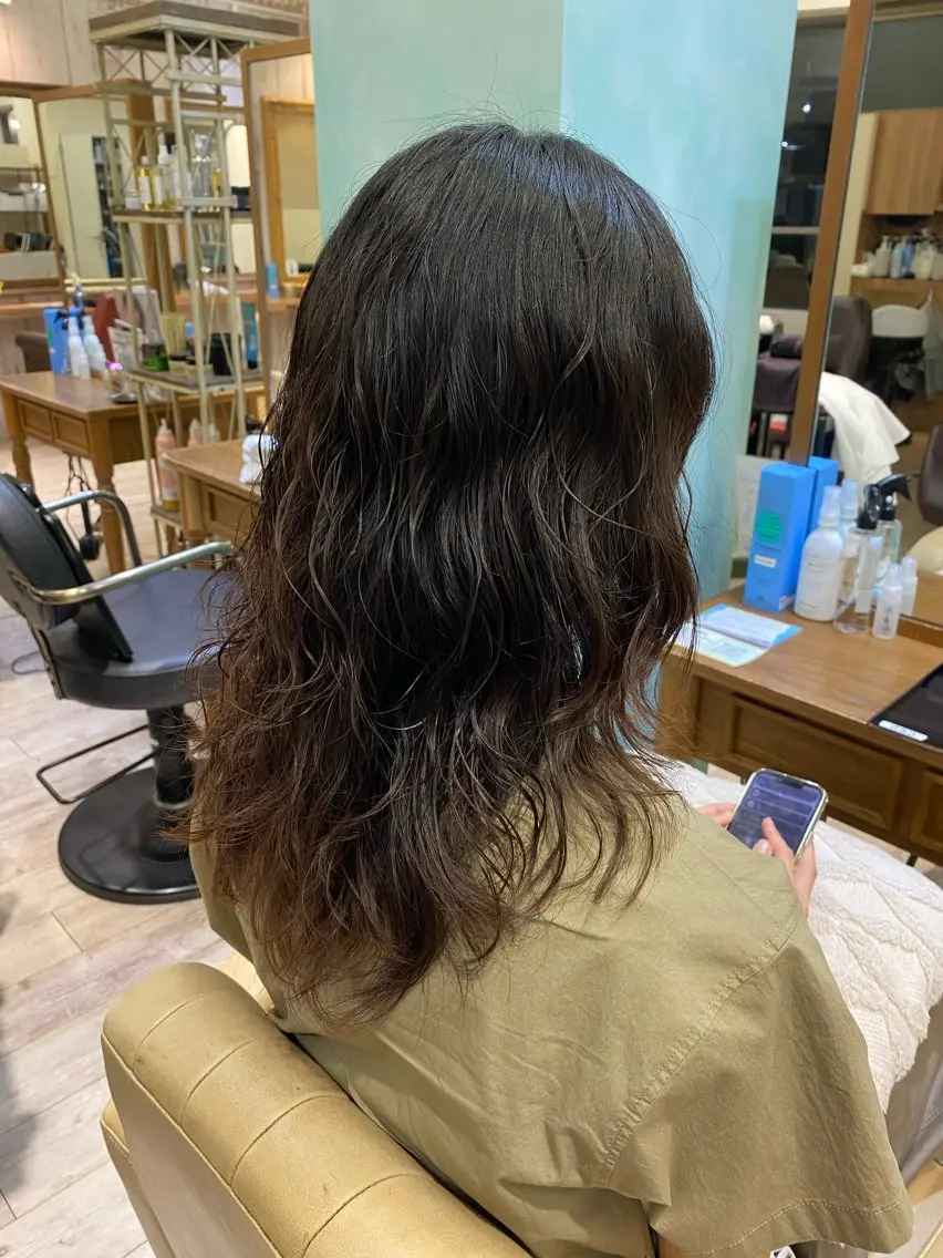 ロング パーマ レイヤーカット ロング 後藤 瀬奈のヘアスタイル