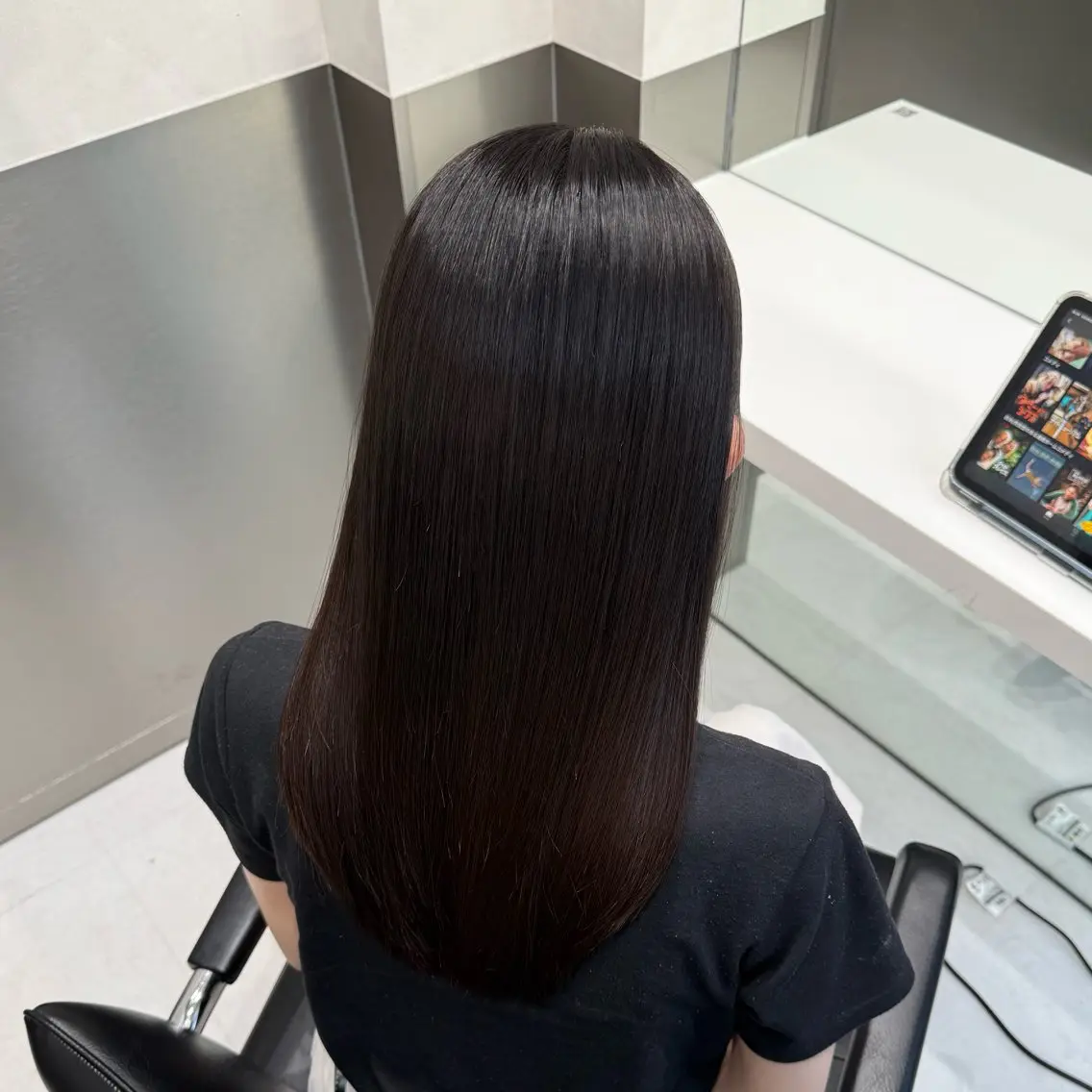 セミロング カット 縮毛矯正 トリートメント 美髪職人あお🦕 髪質改善｜原宿のヘアスタイル