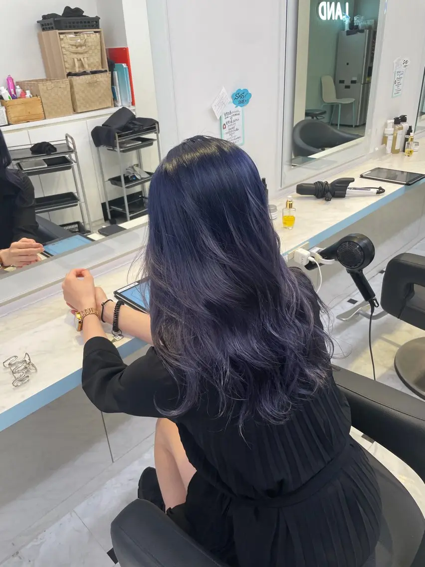 カラー ブリーチ ブルーカラー 透明感カラー ダブルカラー ブリーチなしカラー ヘアカラー 🌈くれは🎨デザイ ン🌟ダメージレスのヘアスタイル