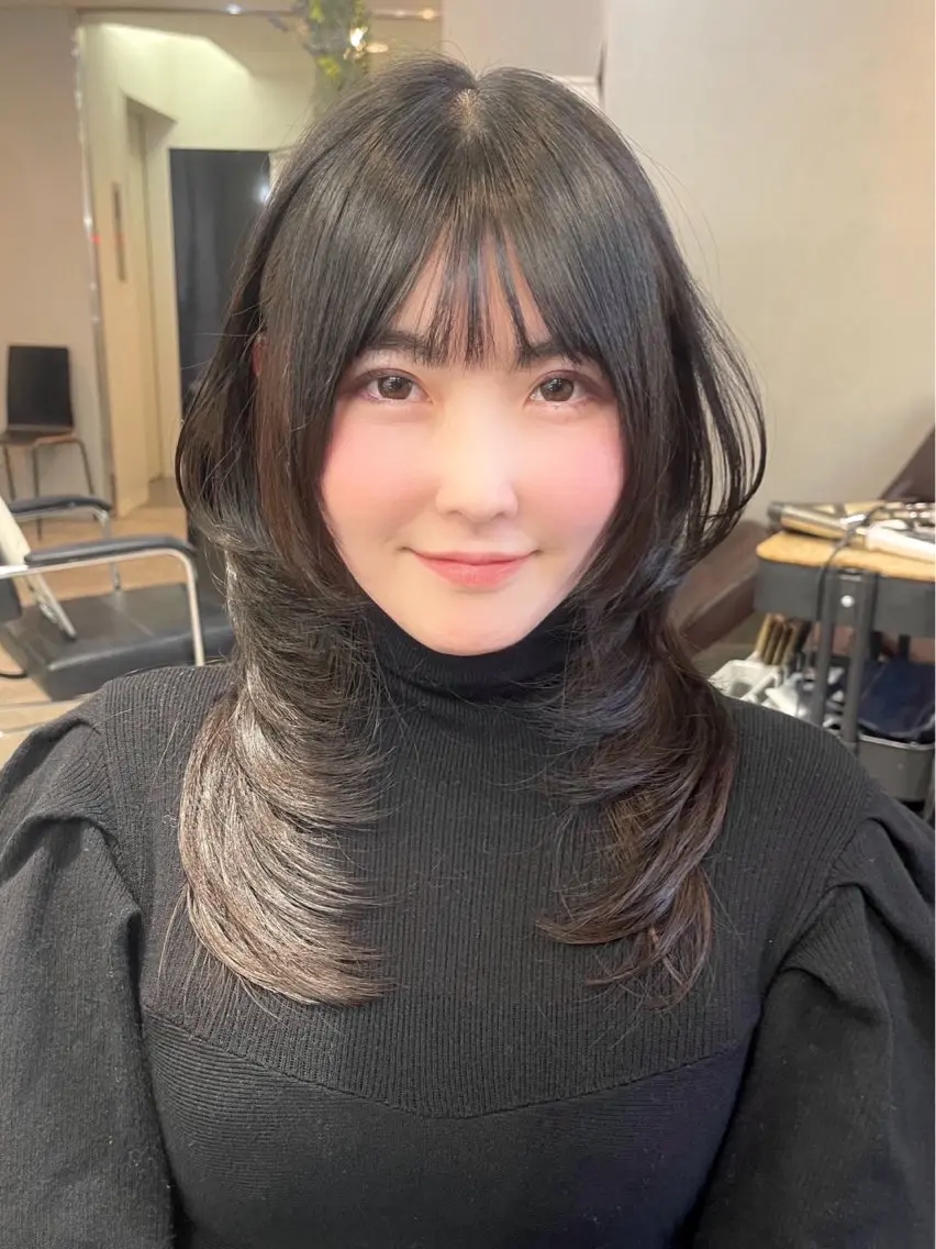 ミディアム カラー カット ヘアカラー YUSUKE レイヤーカットカラーのヘアスタイル
