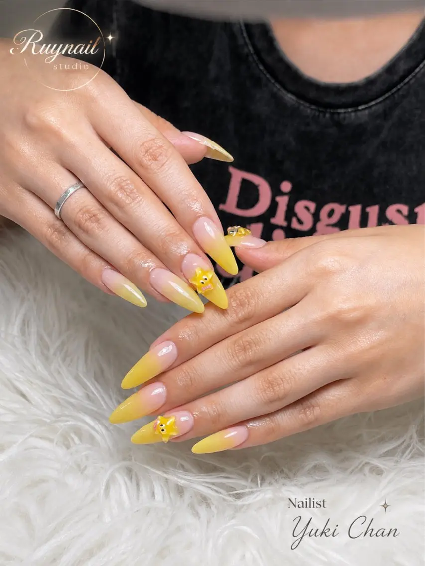 ネイル アートネイル フレンチネイル ジェルネイル キラキラネイル ニュアンスネイル ハンドネイル Ryu Nail YukiChanのネイルデザイン