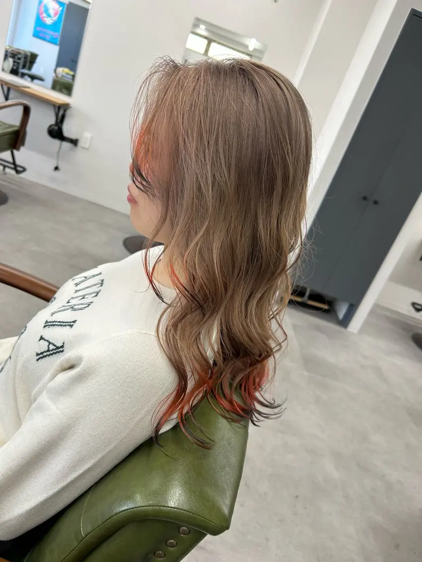 セミロング カラー 狐カラー カット ヘアカラー トリートメント SHAFT Ieiriのヘアスタイル
