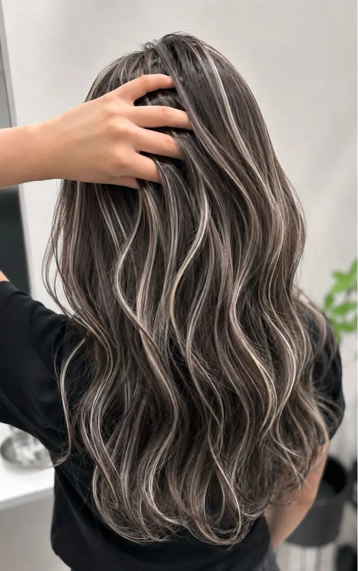 ロング カット ヘアカラー トリートメント Lumo Yu-kiのヘアスタイル