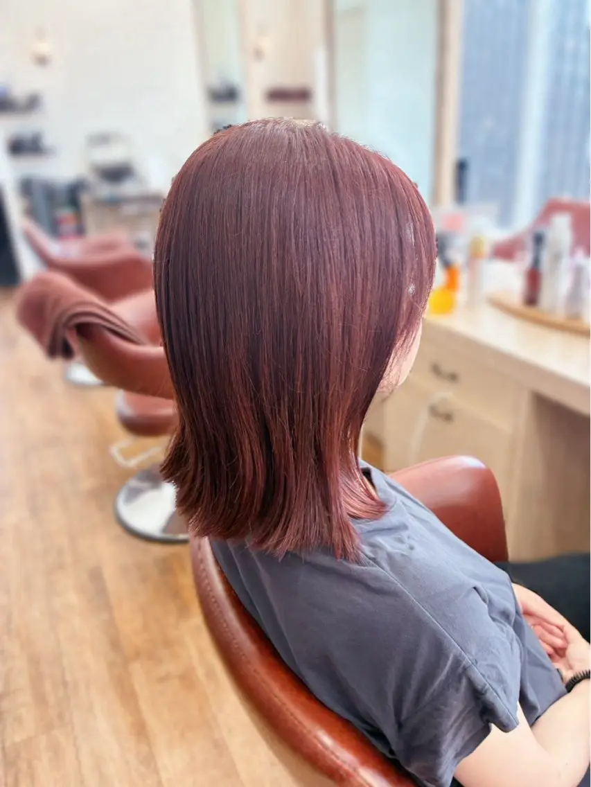 ミディアム カラー ブリーチ ブリーチなしカラー レッドカラー ボブ 外ハネヘア カット ヘアカラー アトリエファゴ Chikanoのヘアスタイル