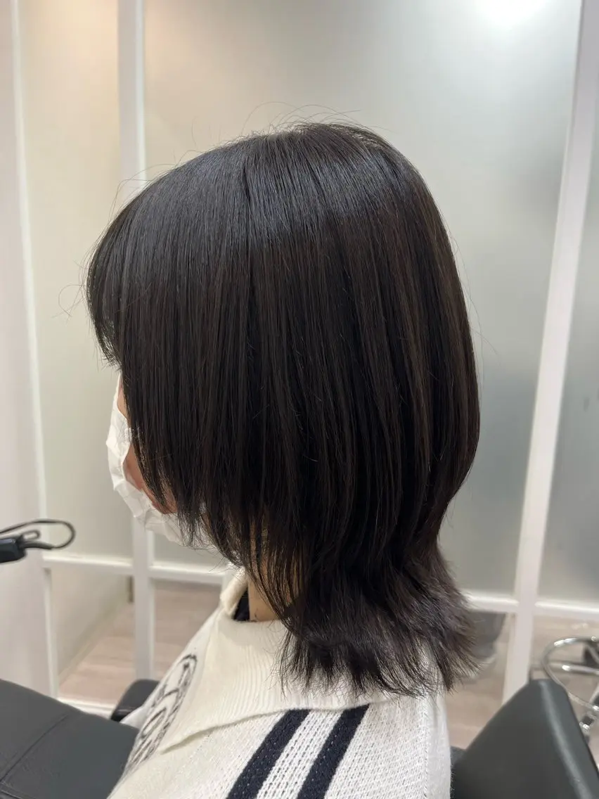 ミディアム カット 比嘉 黎花のヘアスタイル