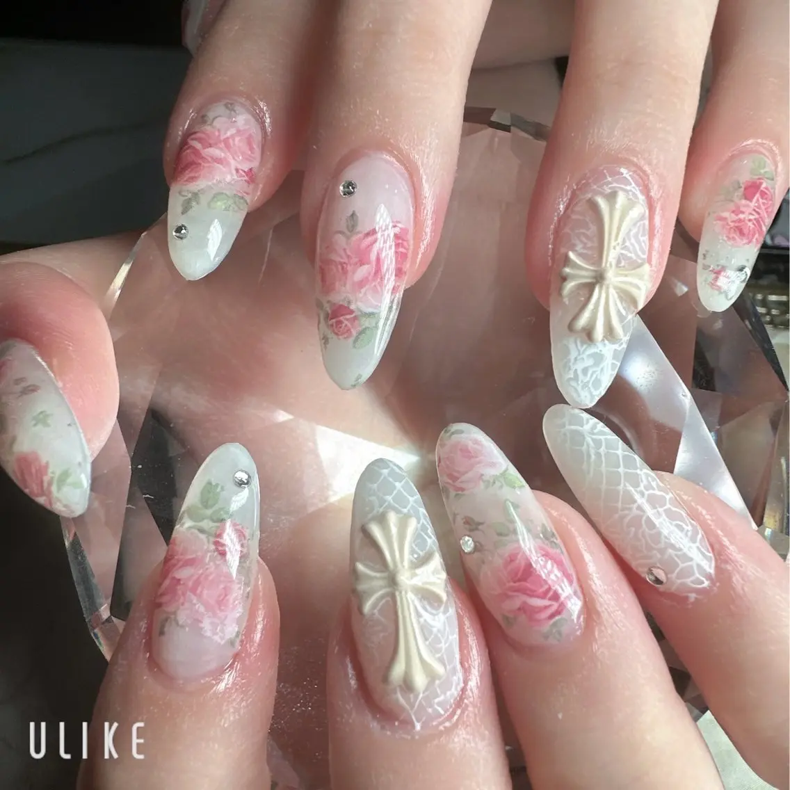 セミロング ハンドネイル Queen nailのネイルデザイン