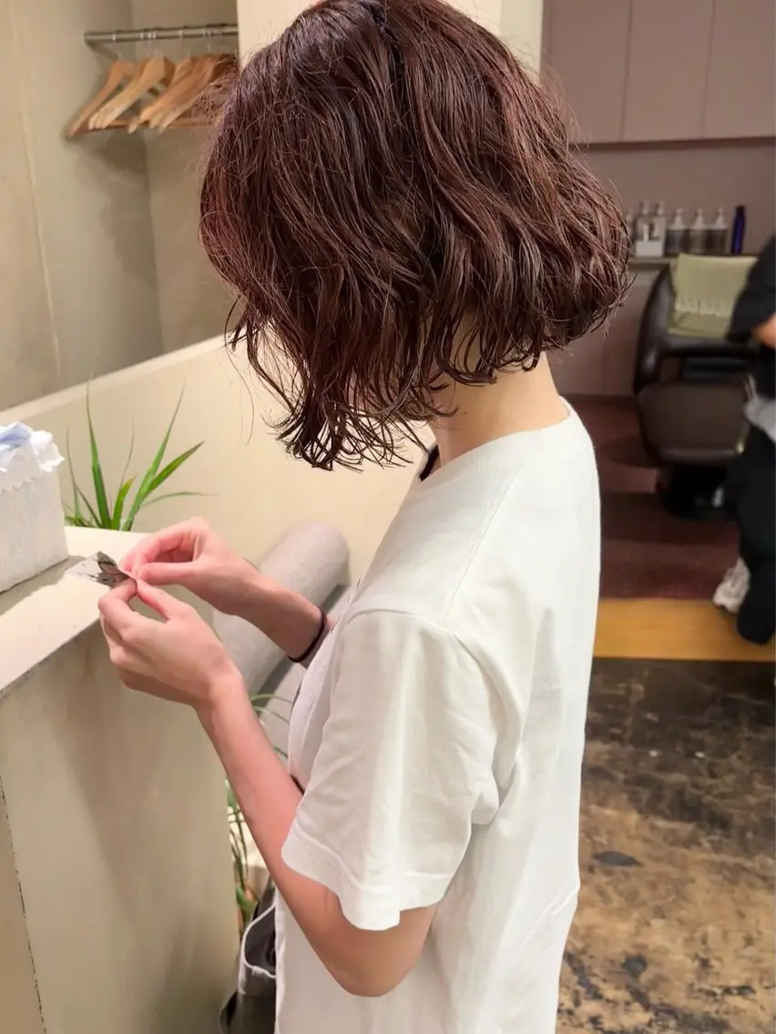 ショート パーマ ボブ カット パーマ 美空🐇 レイヤー / 透明感カラー🩰のヘアスタイル