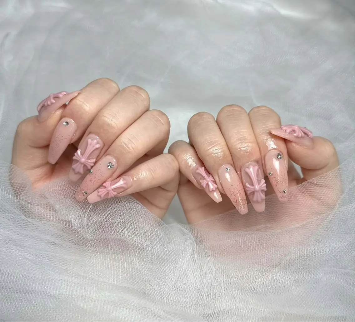 ネイル アートネイル チークネイル ジェルネイル ロングネイル マグネットネイル ハンドネイル Rin Nail 新大久保店のネイルデザイン