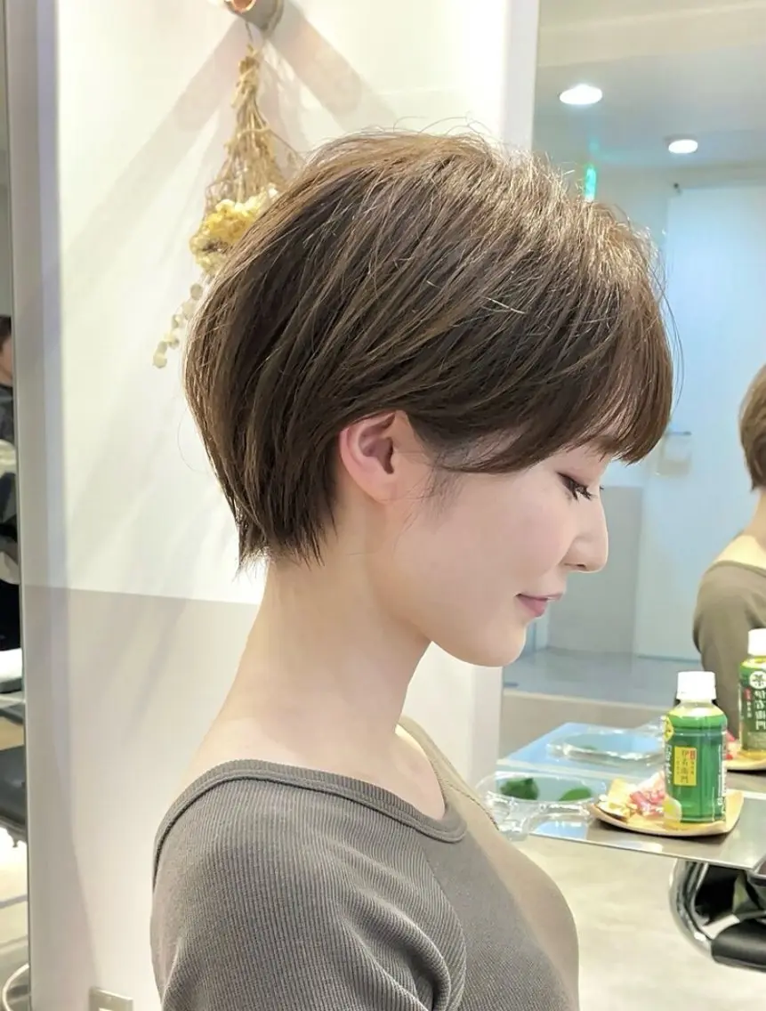 ショート sara/レイヤー /カラー【東日本橋】のヘアスタイル