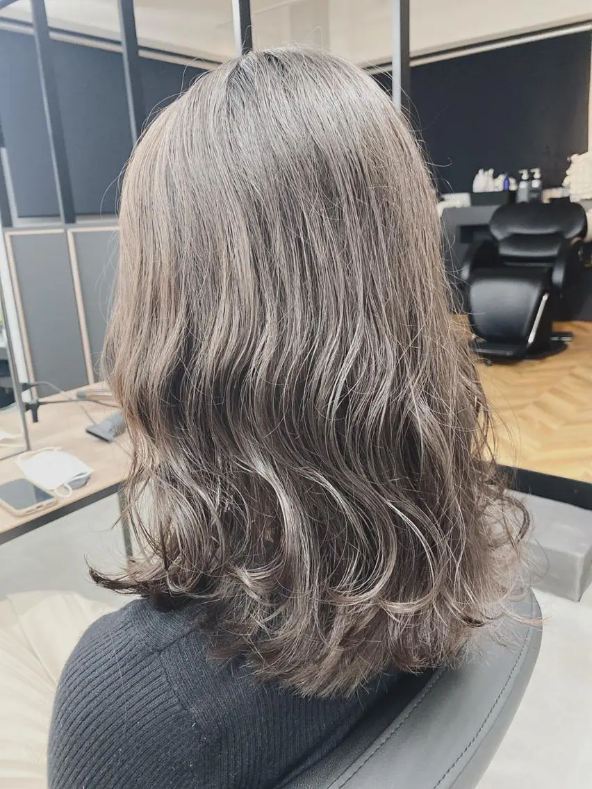 カット+プレミアム艶カラー+薬剤除去¥6500の写真