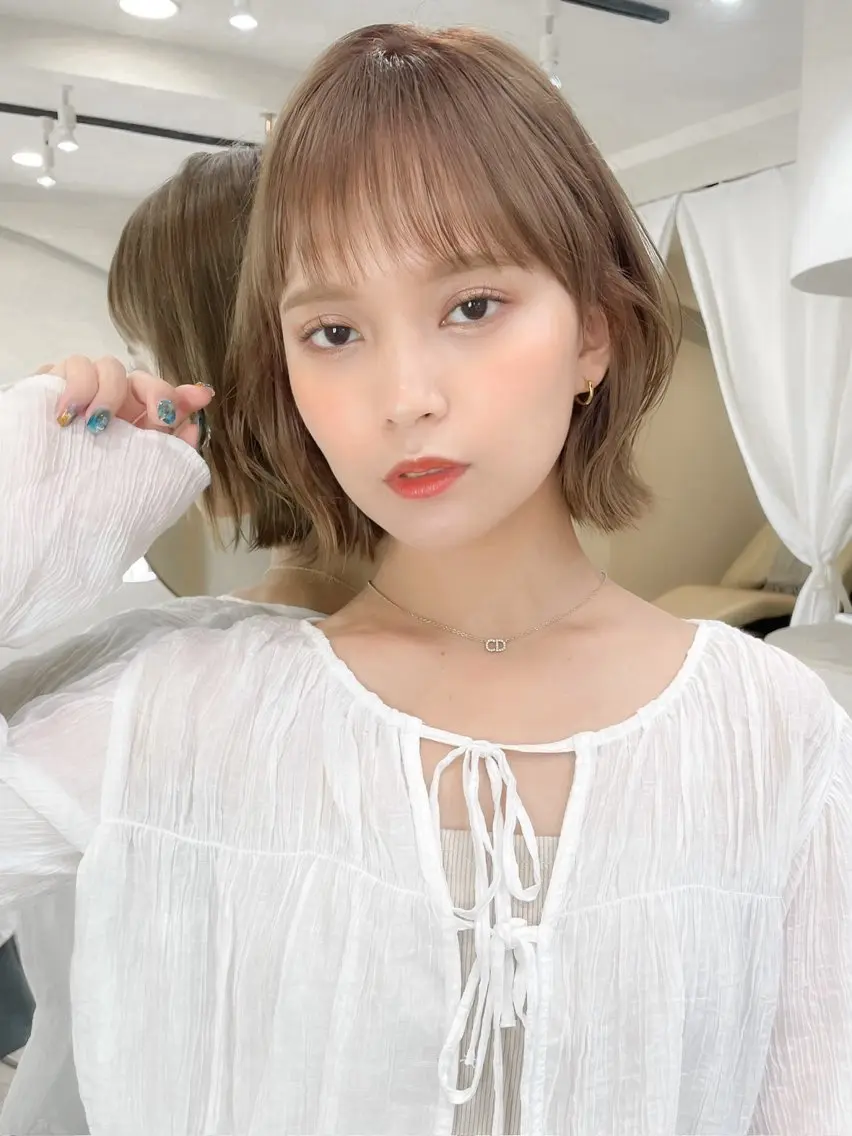 ミディアム カラー バレイヤージュ ベージュカラー ブリーチ ケアブリーチ ダブルカラー カット ヘアカラー トリートメント ミディアム/顔周り/ ベージュ🌼mayuのヘアスタイル