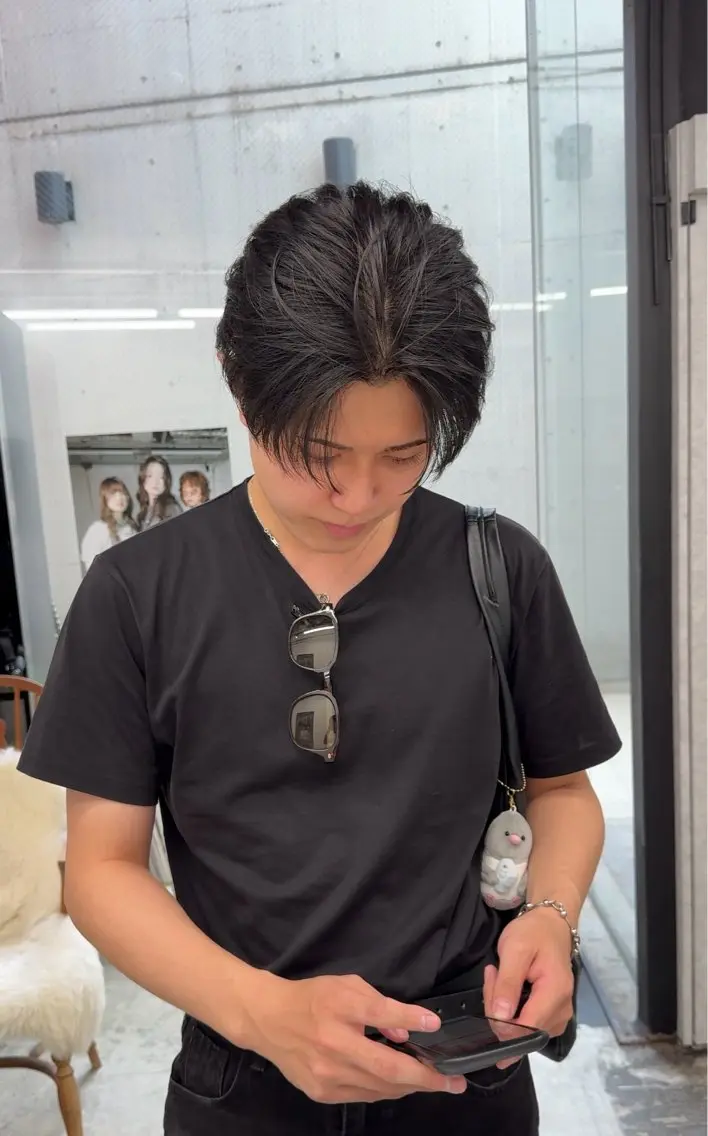 メンズ センターパート カット 岩佐 柚太のヘアスタイル